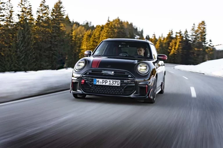 El Mini John Cooper Works presenta sus nuevos accesorios ‘invernales’