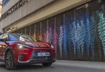 Ruta de arte urbano con el Lexus LBX: los rincones de Madrid que respiran arte