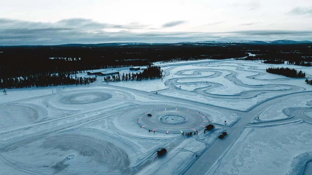 Nuevo record del Porsche Taycan en el Guinness 11 Motor16