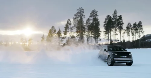 RANGE ROVER ANDORRA SNOW CHALLENGE2 Motor16