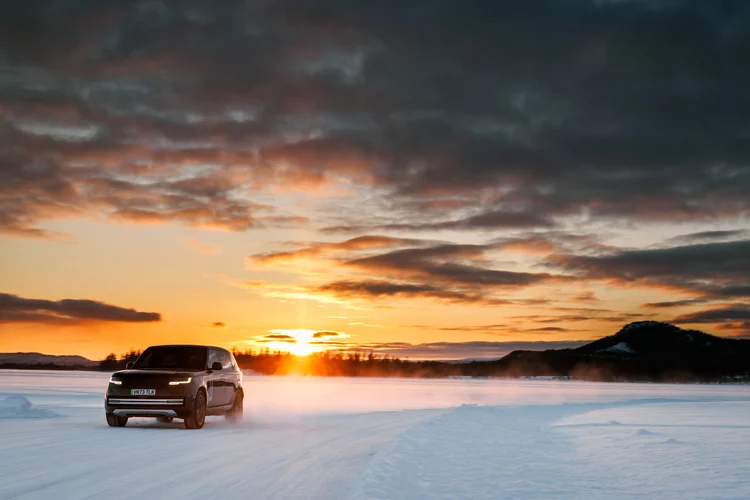 RANGE ROVER ANDORRA SNOW CHALLENGE4 Motor16