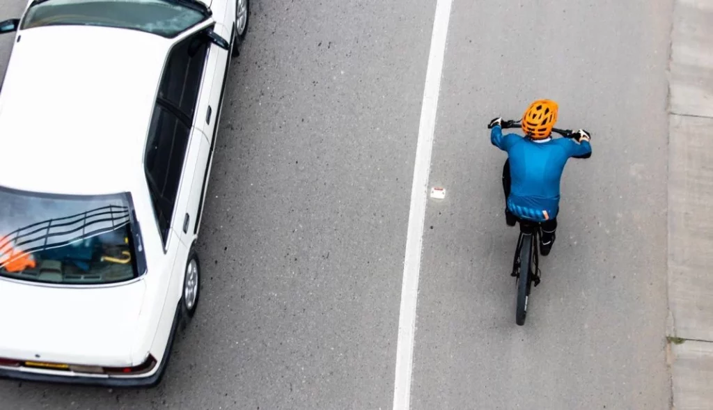 adelantar ciclista carretera dgt guardia civil linea Motor16