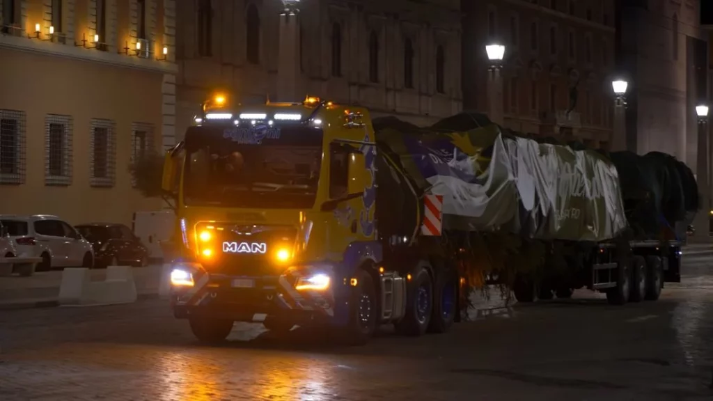 arbol navidad vaticano camion man3 Motor16