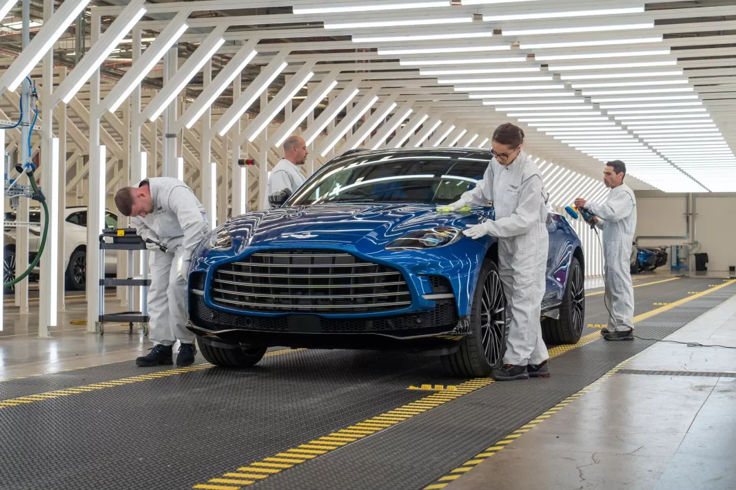 La pieza de Aliexpress que hará pasar por el taller a 1.452 Aston Martin de cientos de miles de euros