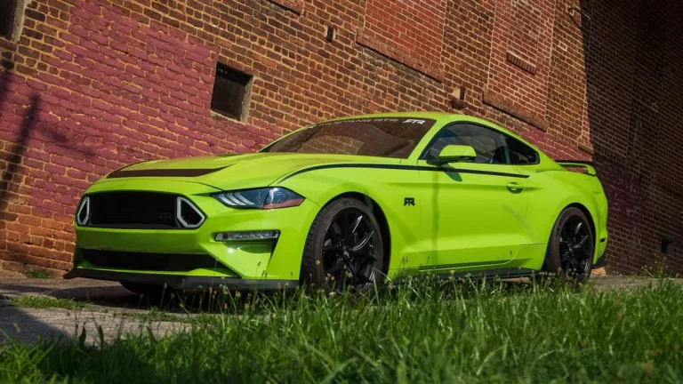 El Instagramer al que le rayan su Ford Mustang en un parking y esto es lo que hace