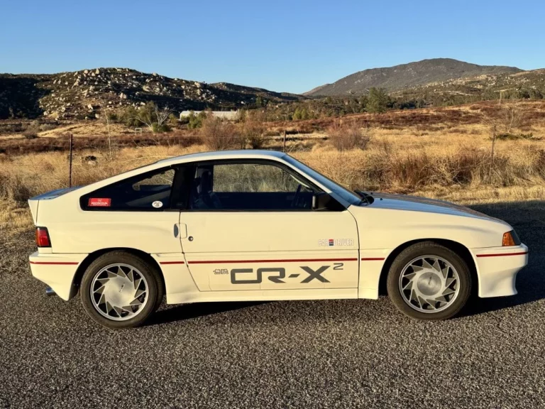 ¿Conoces el Honda CR-X bimotor? Bienvenidos a la locura de los años 80