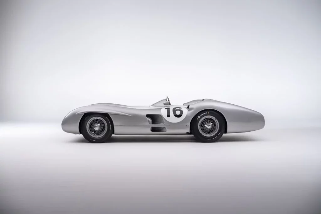 segundo coche m as caro del mundo 1954 Mercedes Benz W 196 R Stromlinienwagen 4 Motor16