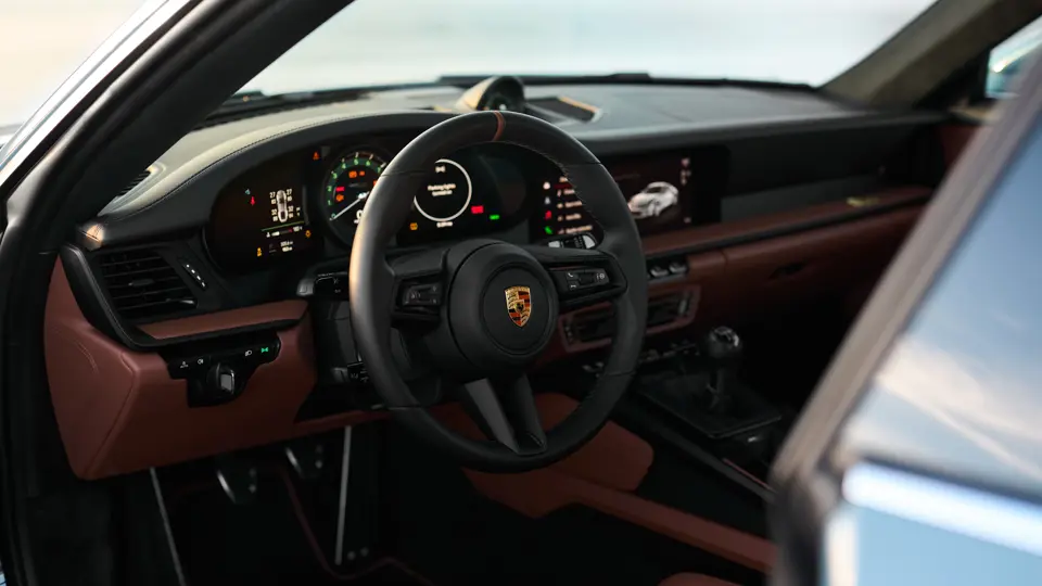 2023 Porsche 911 S/T. RM Sotheby's. Imagen interior.