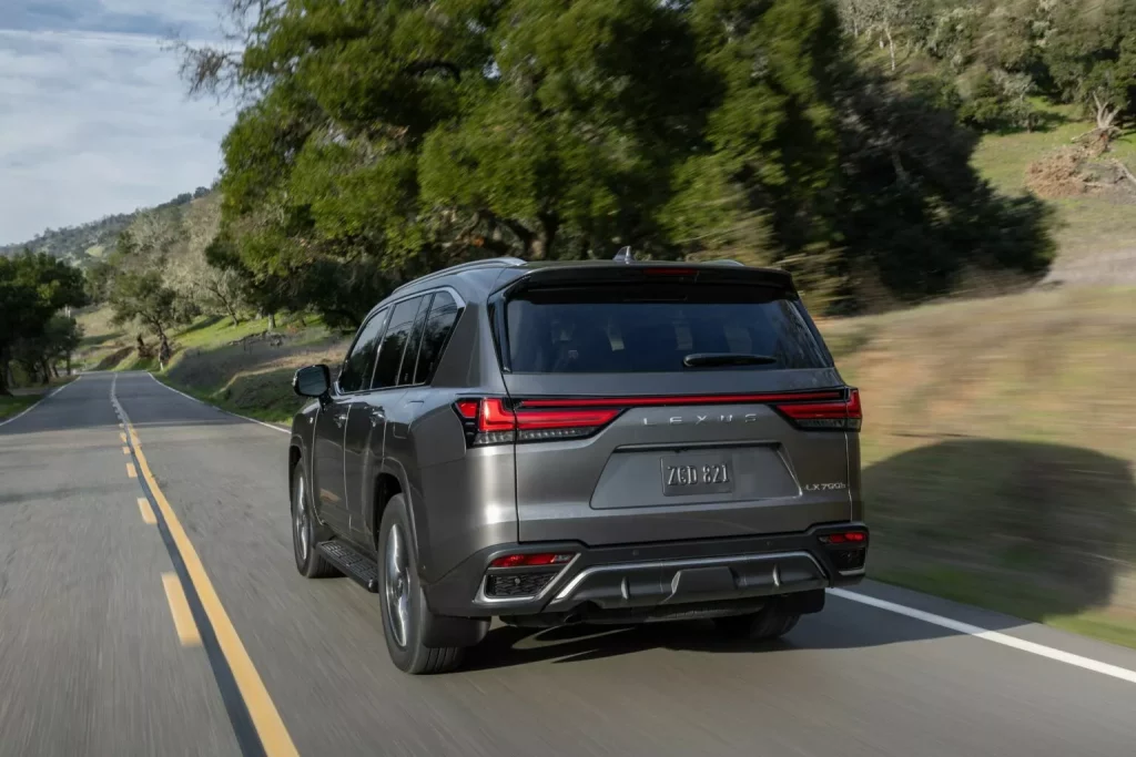 2025 Lexus LX. Imagen movimiento.