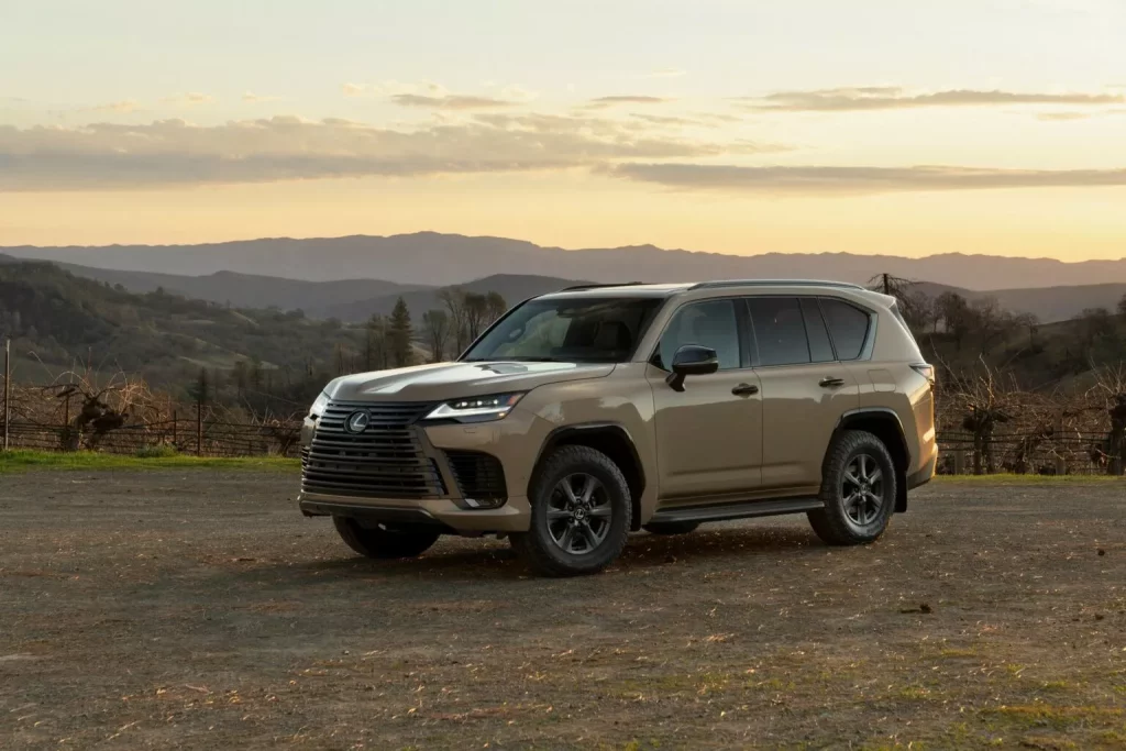 2025 Lexus LX 700h 26 Motor16