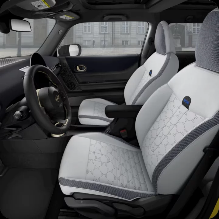 2025 Mini Cooper Oxofrd Edition. USA. Imagen interior.