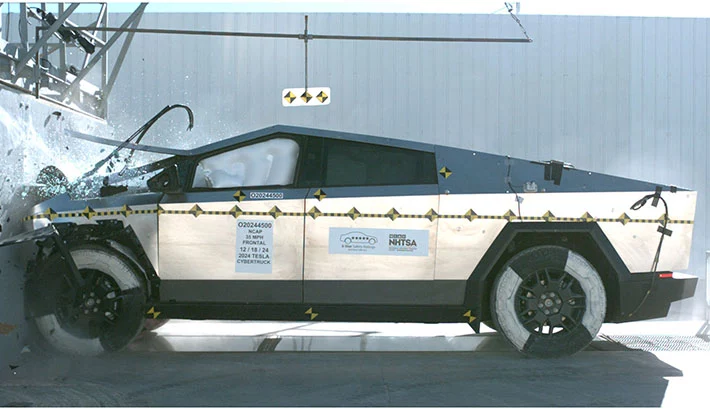 2025 Tesla Cybertruck. NHTSA. Imagen.