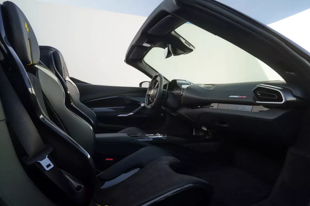 2025 Ferrari 296 GTS N-Largo. Novitec. Imagen interior.