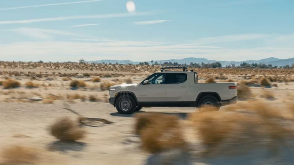 2025 Rivian R1T R1S California Dune 17 Motor16