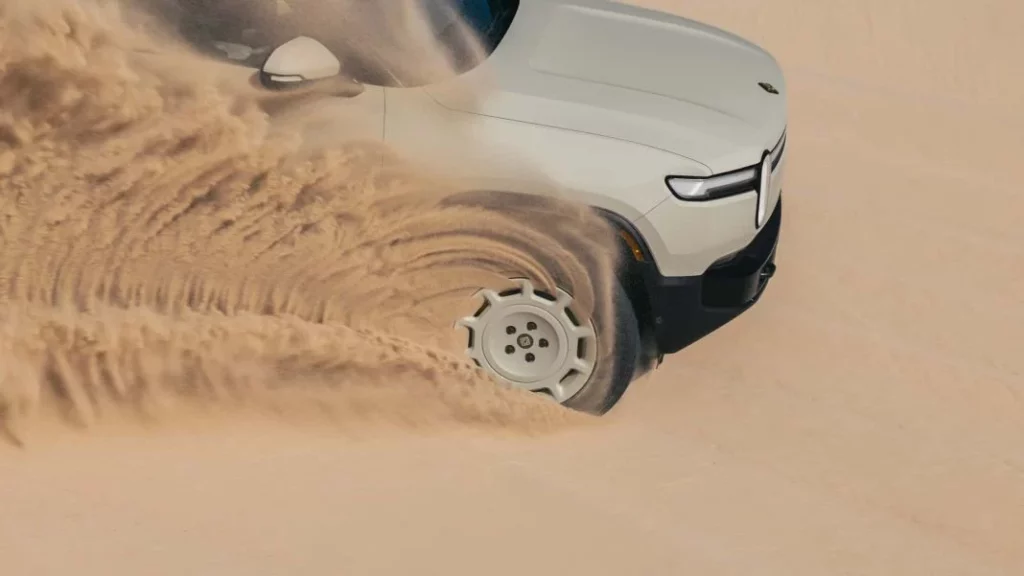 2025 Rivian R1T R1S California Dune 18 Motor16