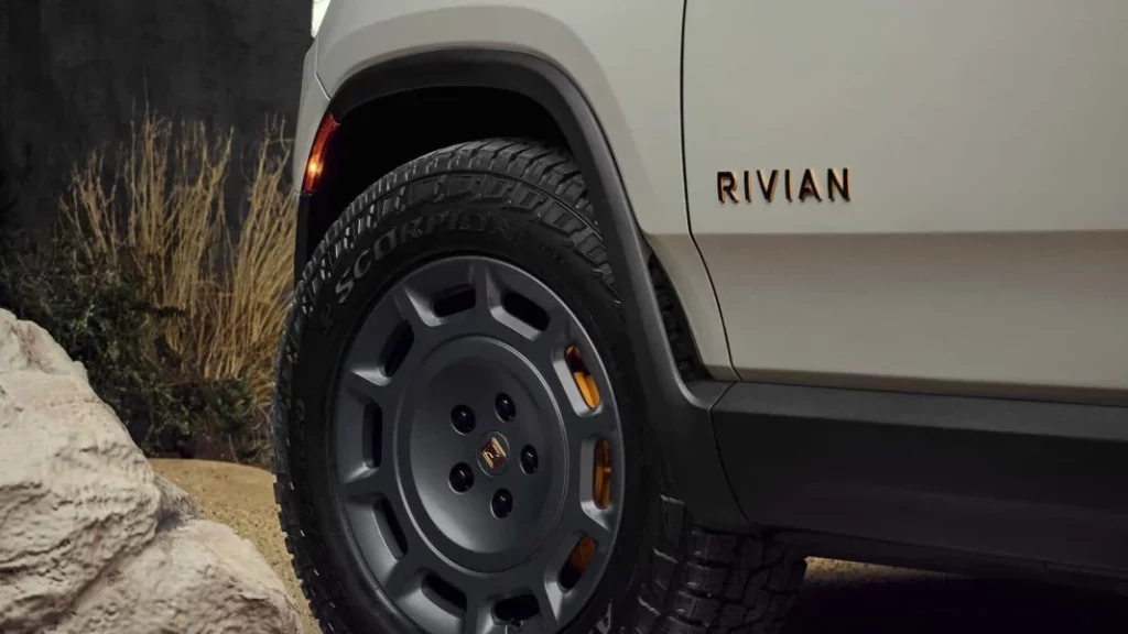 2025 Rivian R1T R1S California Dune 21 Motor16