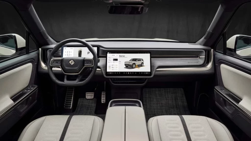 2025 Rivian R1T y R1S California Dune. Imagen interior.