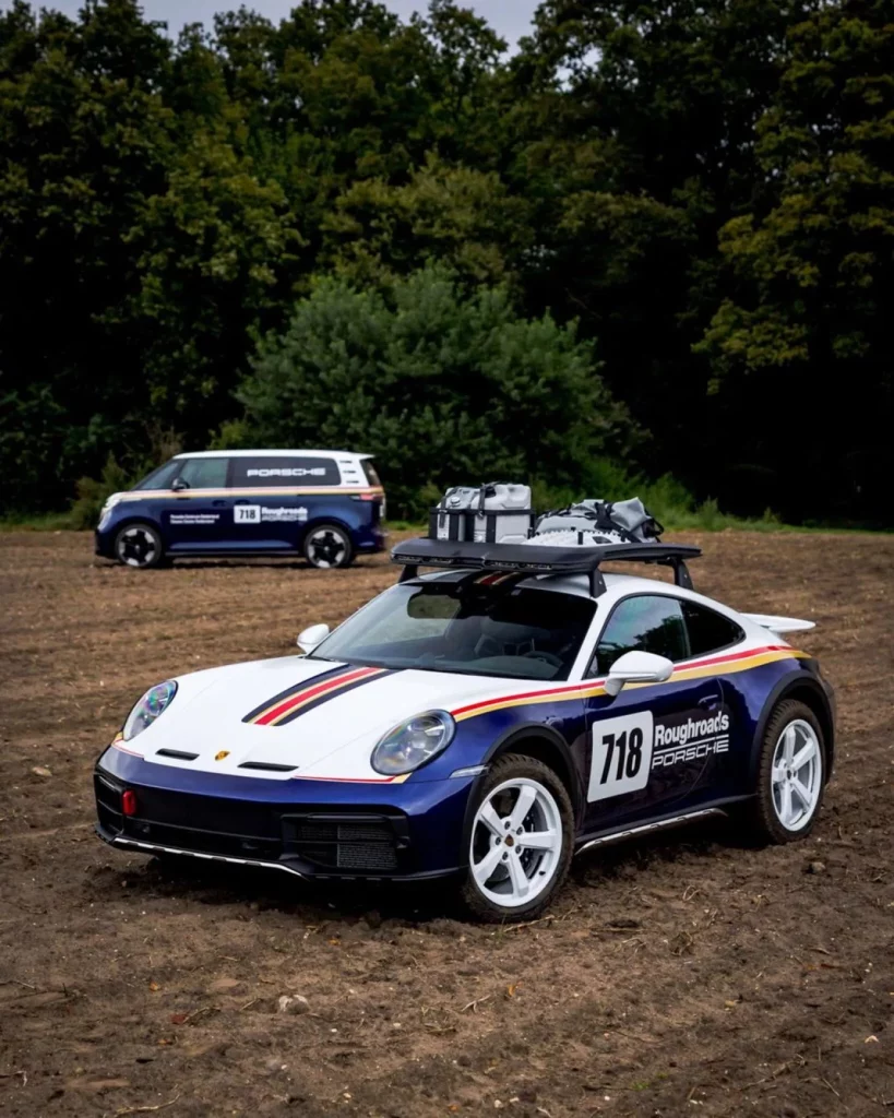 2025 Volkswagen ID.Buzz y Porsche 911 Dakar. Imagen.