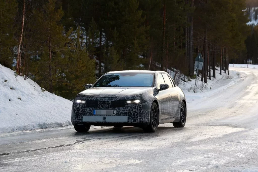 BMW i3 2026 nieve 5 Motor16