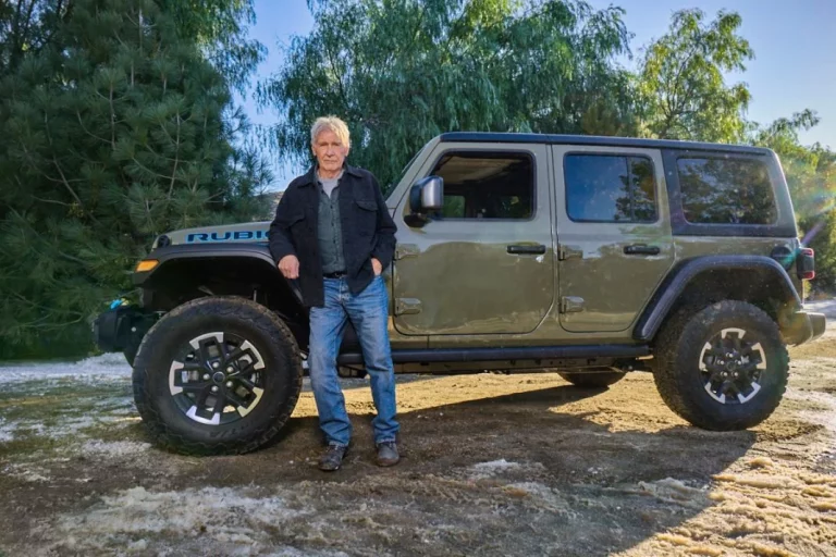 El coche y la marca que hacen «feliz» a Harrison Ford