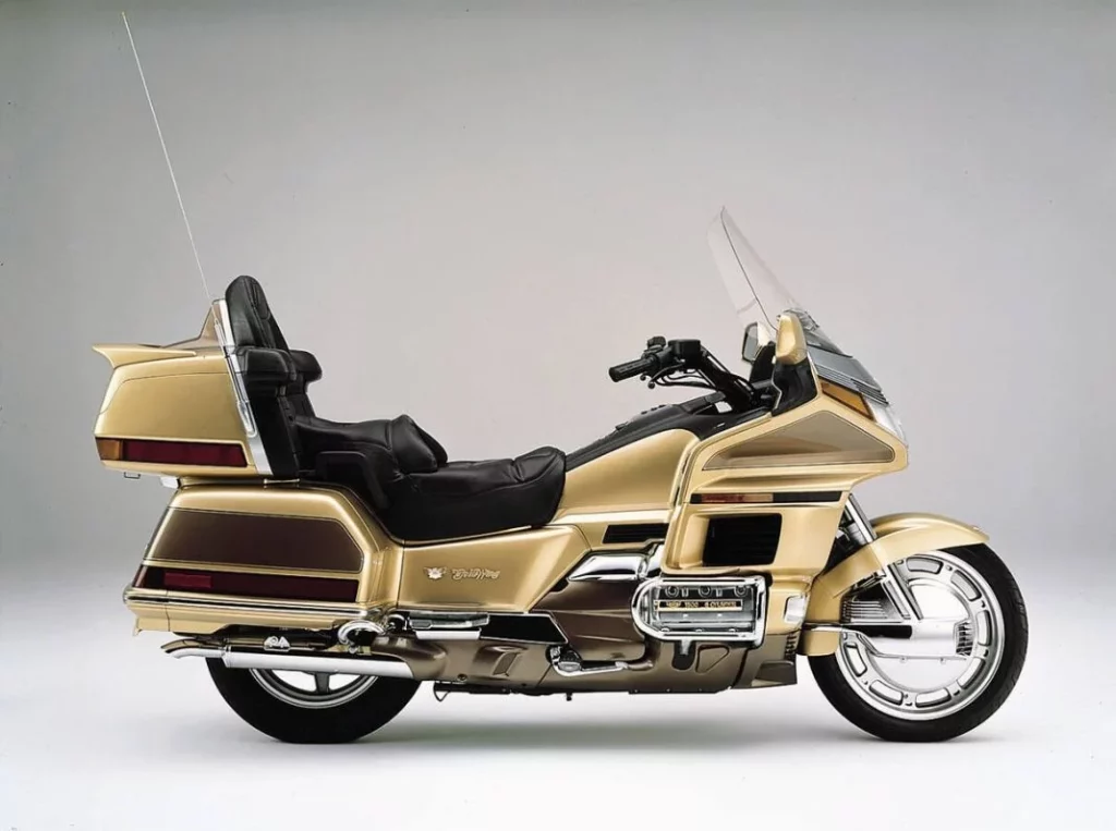 Honda GL1800 Gold Wing 2025 8 Motor16