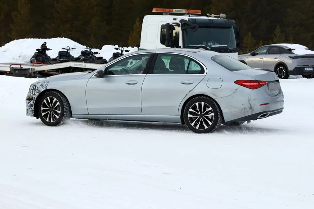 Mercedes Clase C restyling 2026 (22)