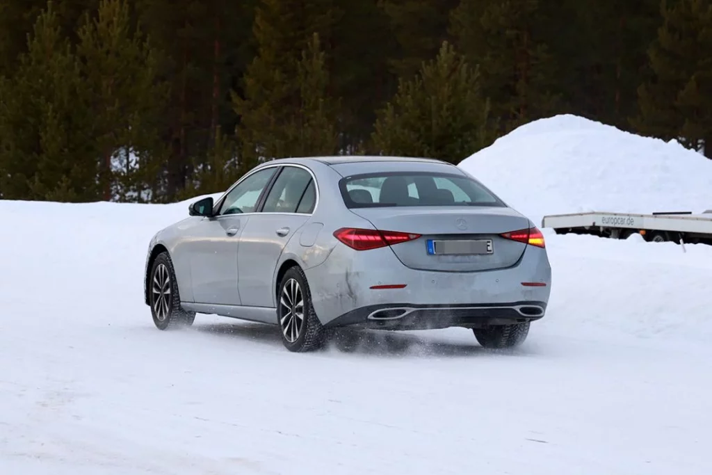 Mercedes Clase C restyling 2026 26 Motor16