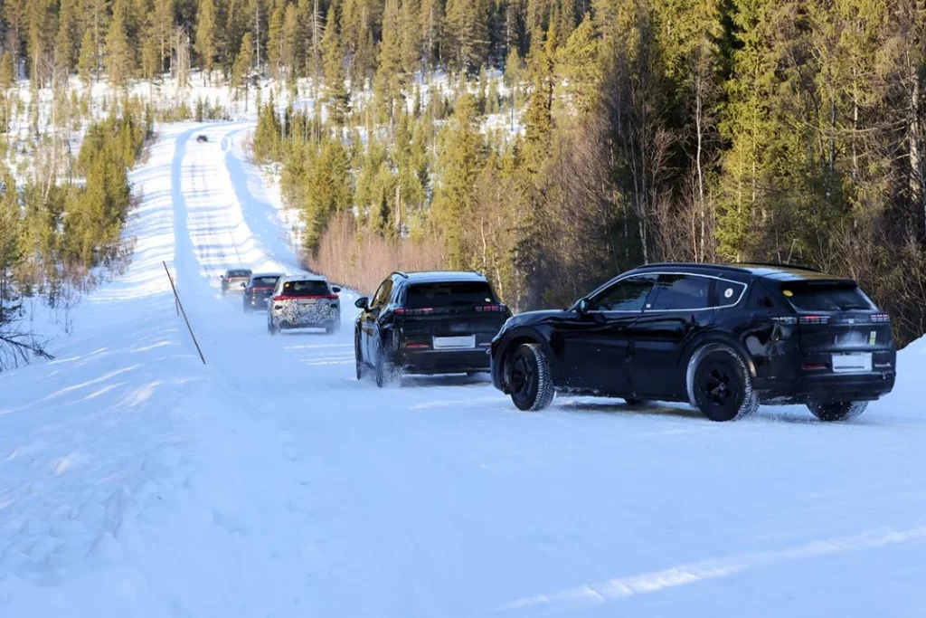 Porsche Macan Mule 18 Motor16