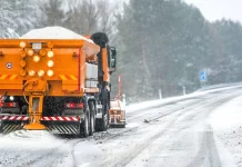 Por este motivo los que mantienen las carreteras echan sal en invierno