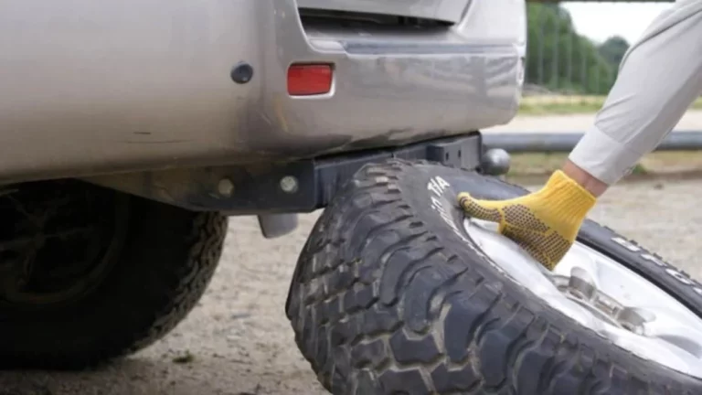 A falta de gato, esta es la solución ideal para cambiar la rueda pinchada de tu coche