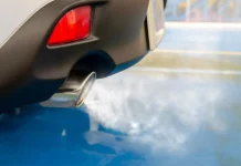 Azul, blanco, negro… Dime de qué color es el humo del tubo de escape de tu coche y te diré que ‘le duele’