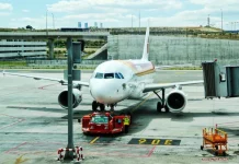 El día que un conductor acabó con su coche en la pista de Barajas y que tiene en jaque a la Guardia Civil y AENA