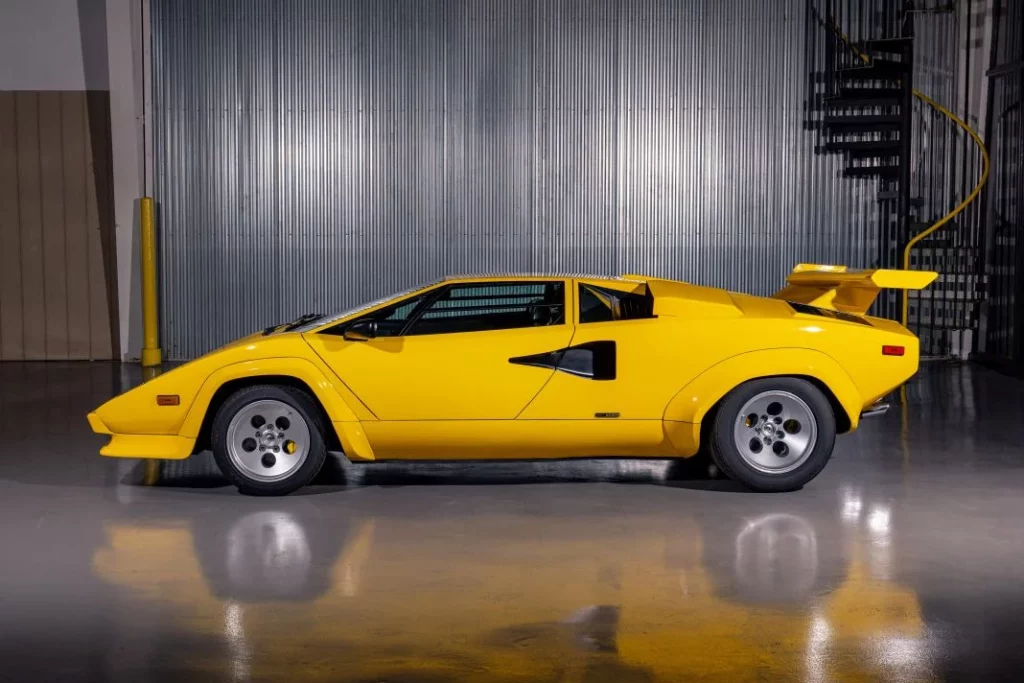 subasta 1983 Lamborghini Countach 5000 S by Bertone 10 Motor16