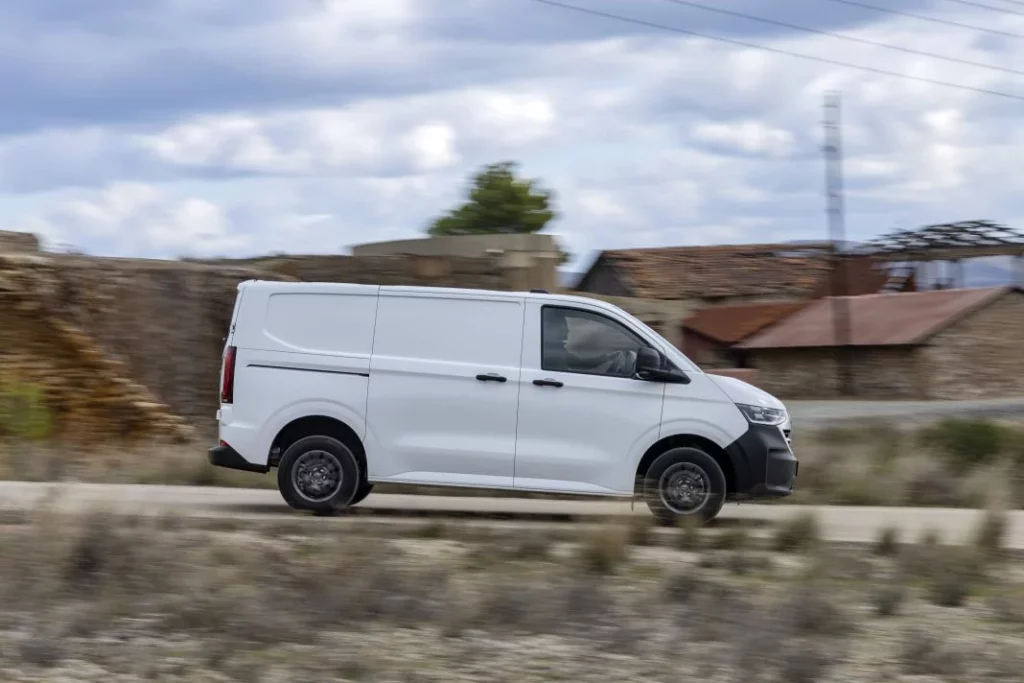 volkswagen transporter t7 blanco 13 Motor16