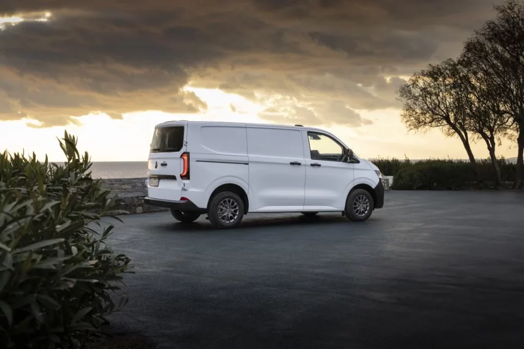 volkswagen transporter t7 blanco 8 Motor16