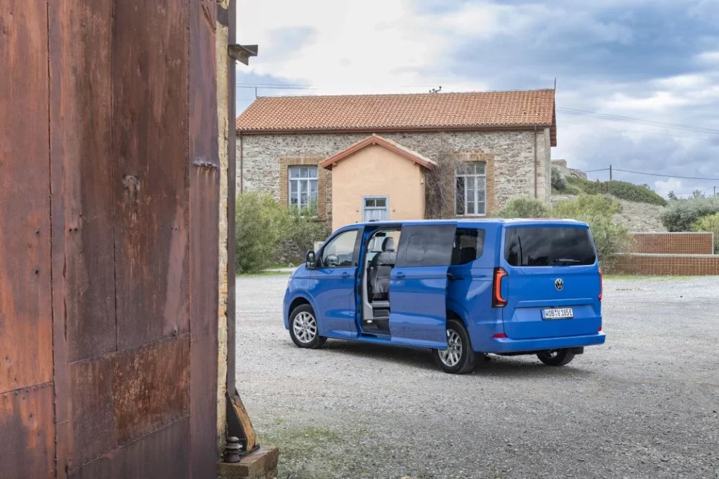 volkswagen transporter t7 caravelle 11 Motor16