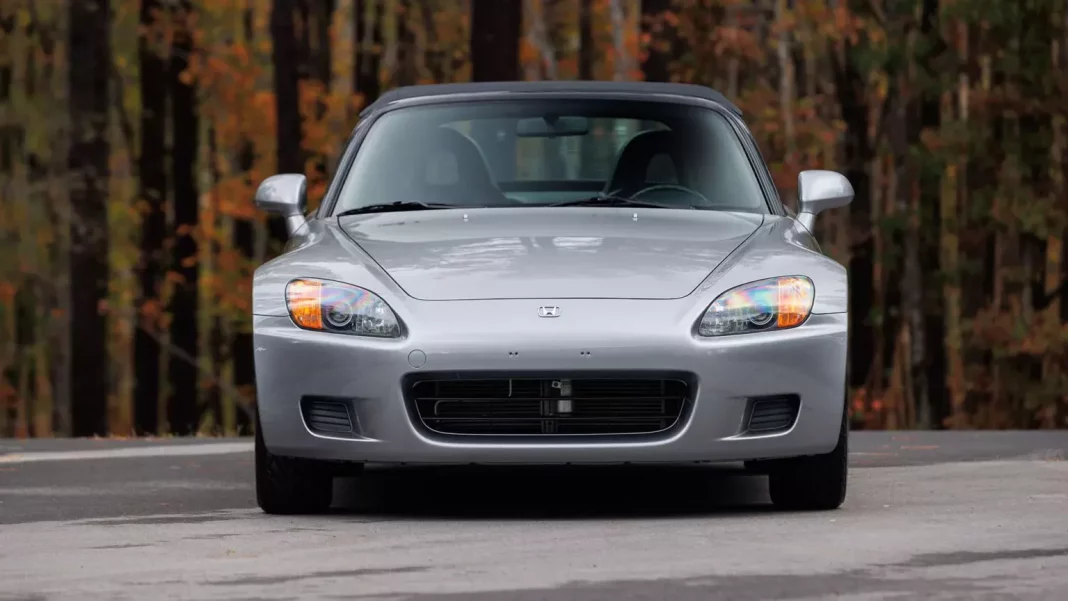 2000 Honda S2000 Broad Arrow. Imagen portada.