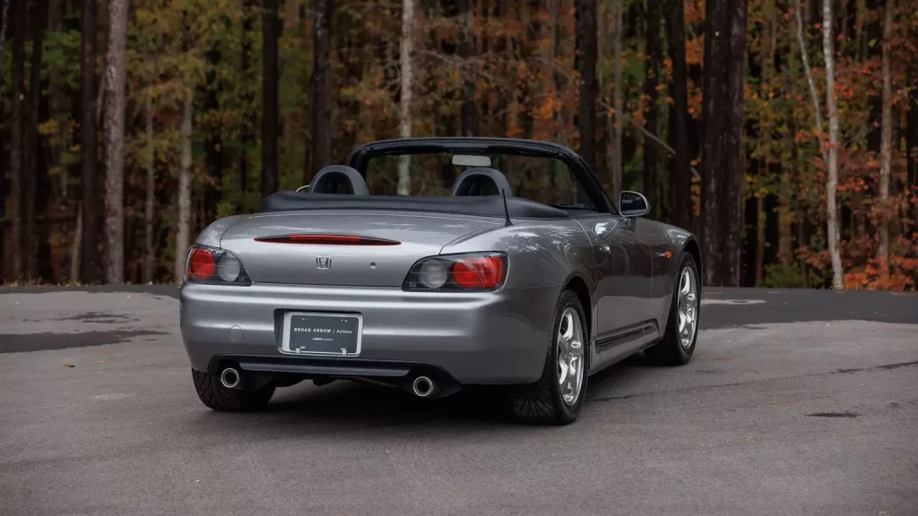 2000 Honda S2000 Broad Arrow. Imagen trasera.