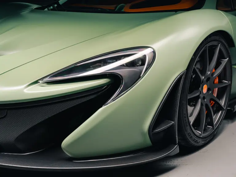 2013 McLaren P1 RM Sothebys 12 Motor16