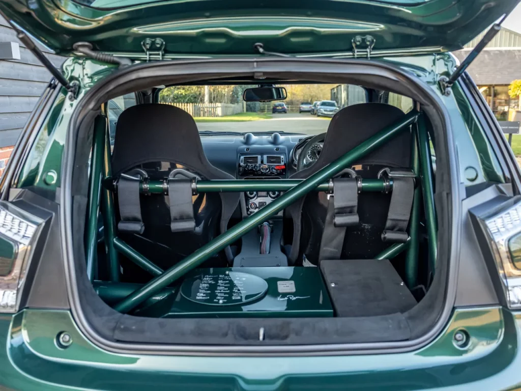 2018 Aston Martin Cygnet V8. Imagen interior.