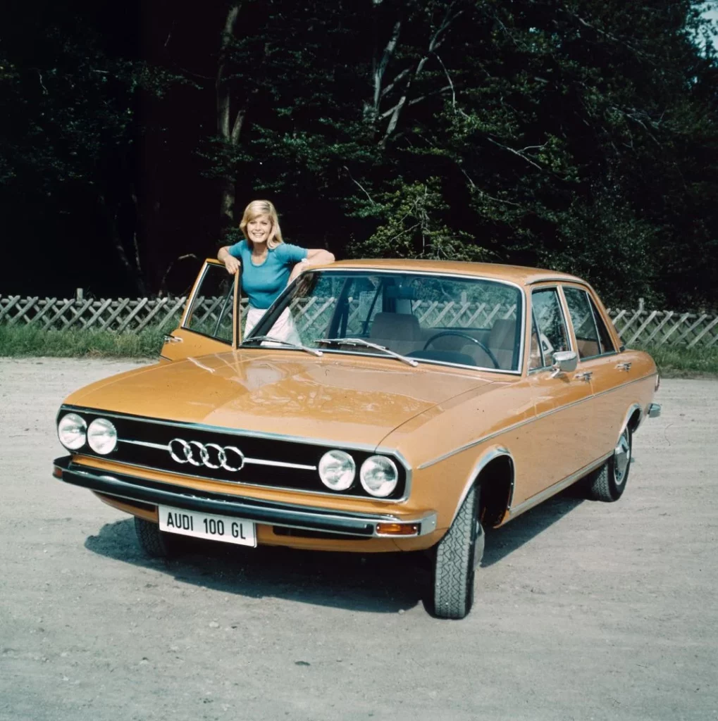 AUDI 100 Motor16