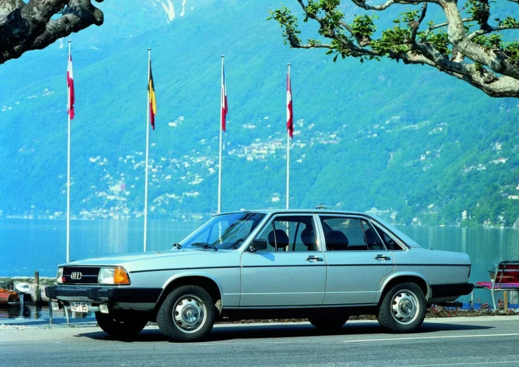 AUDI 100 1977 Motor16