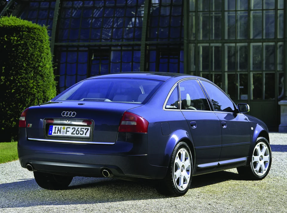 AUDI S6 Motor16