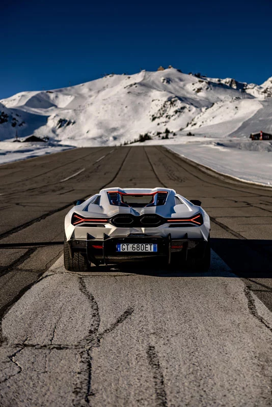 LAMBORGHINI COURCHEVEL 12 Motor16