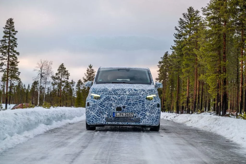 MERCEDES V NIEVE 11 Motor16