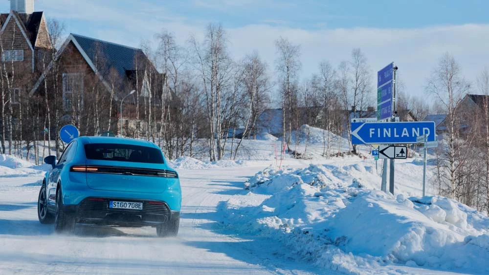 Porsche alcanza la estación de carga rápida más septentrional del mundo.