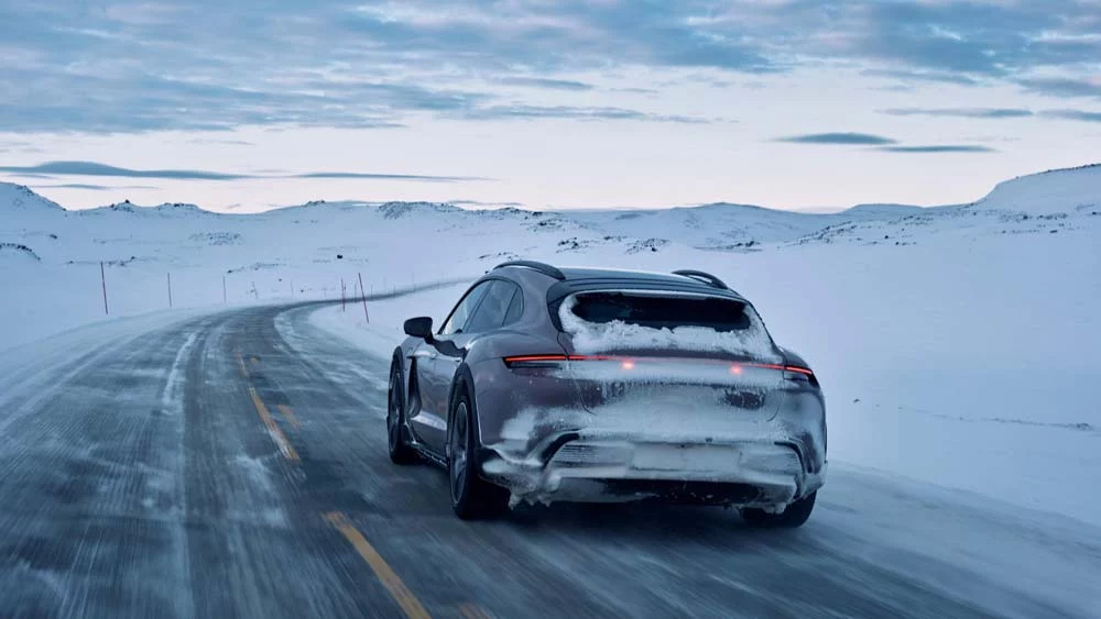 Porsche alcanza la estación de carga rápida más septentrional del mundo.