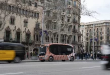 Renault Group y WeRide revolucionan Barcelona con el primer autobús urbano sin conductor