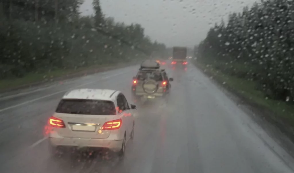 Los consejos de la DGT para conducir con lluvia