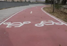 La ciudad que adoraba las bicicletas a las que ahora les da la espalda: carriles sin sentido, falsas promesas…